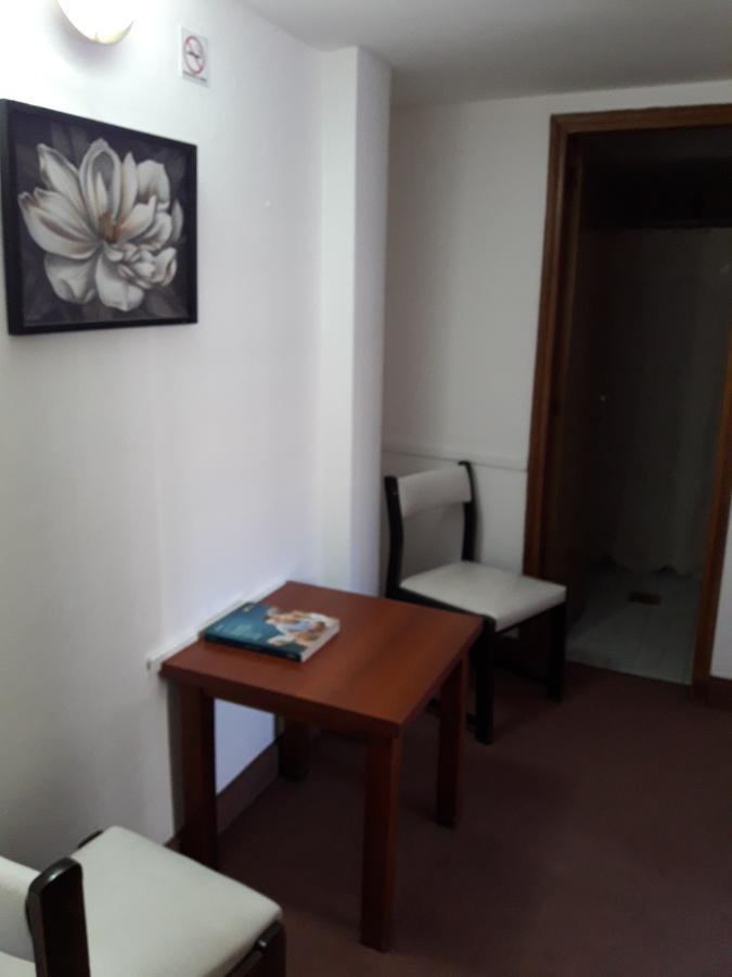 Iberia Hotel Olascoaga Neuquén Εξωτερικό φωτογραφία